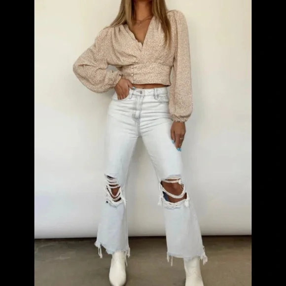 VERVET Ripped Flare Crop Jeans - Picture 7 of 11